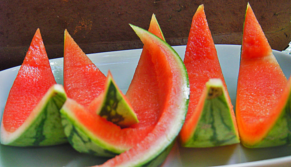 Aprenda a fazer um suculento doce de casca de melancia